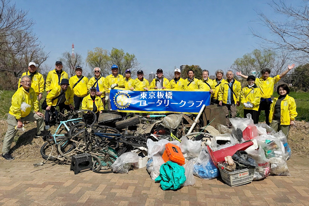 当クラブ初の取り組みとなる、荒川の清掃ボランティアを行いました。